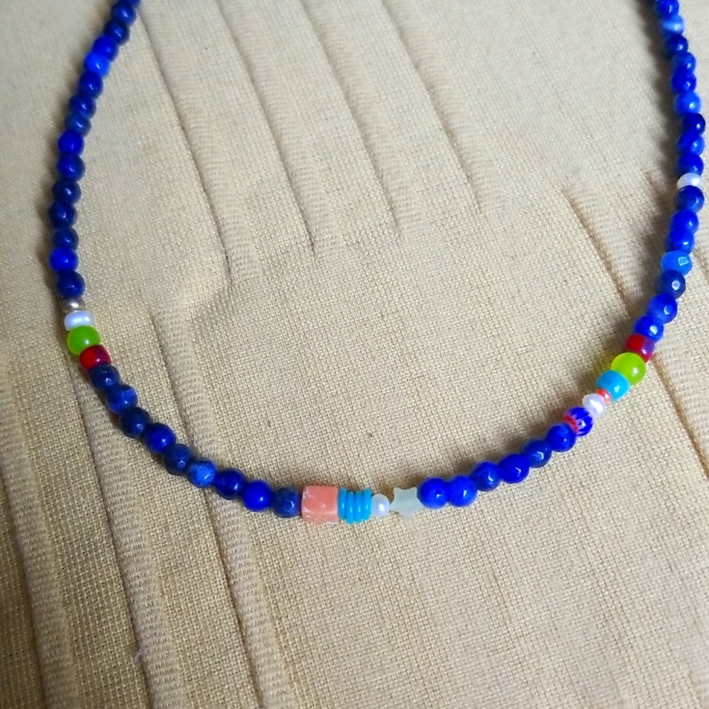 2 Necklaces - Picture 4 of 6